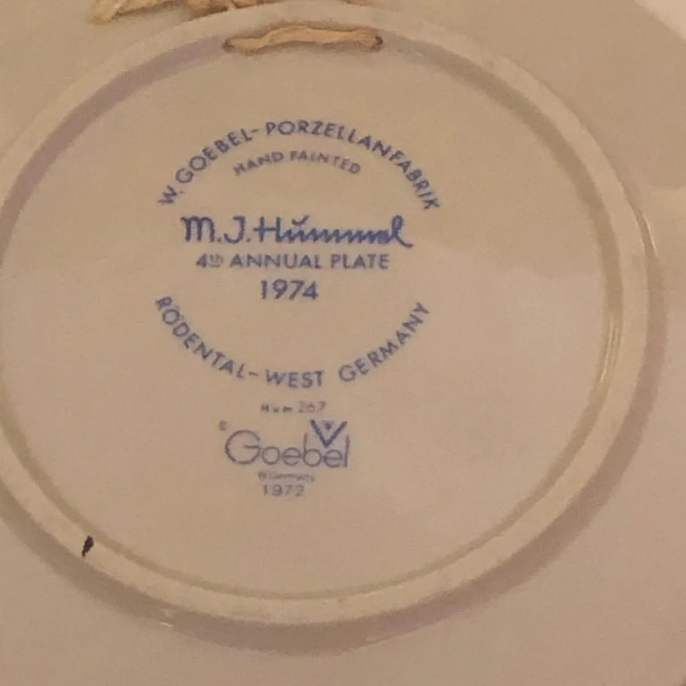 Goebel Hummel 1974 Decorative Plate Girl with Geese Porcelain Bas Relief - Picture 12 of 15